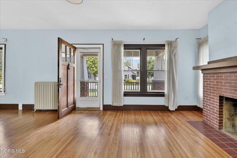 Tiny photo for 326 E Dudley Street, Maumee, OH 43537 (MLS # 10007958)