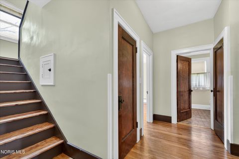 Tiny photo for 326 E Dudley Street, Maumee, OH 43537 (MLS # 10007958)