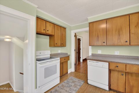 Tiny photo for 326 E Dudley Street, Maumee, OH 43537 (MLS # 10007958)