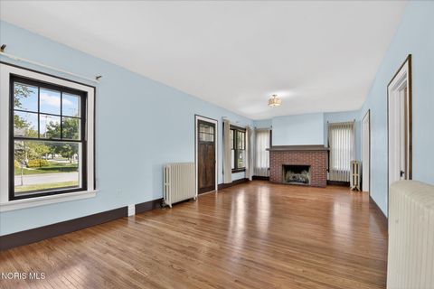 Tiny photo for 326 E Dudley Street, Maumee, OH 43537 (MLS # 10007958)