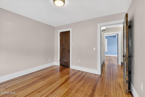 Tiny photo for 326 E Dudley Street, Maumee, OH 43537 (MLS # 10007958)