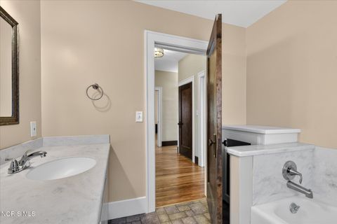 Tiny photo for 326 E Dudley Street, Maumee, OH 43537 (MLS # 10007958)