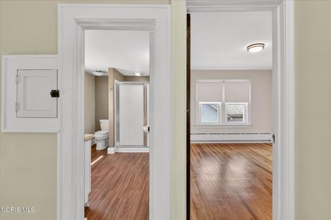 Tiny photo for 326 E Dudley Street, Maumee, OH 43537 (MLS # 10007958)