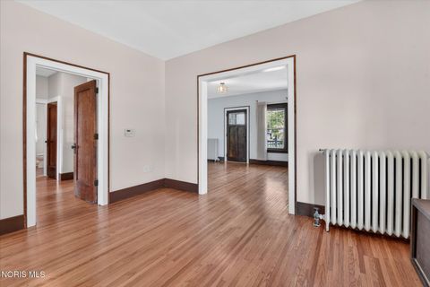Tiny photo for 326 E Dudley Street, Maumee, OH 43537 (MLS # 10007958)