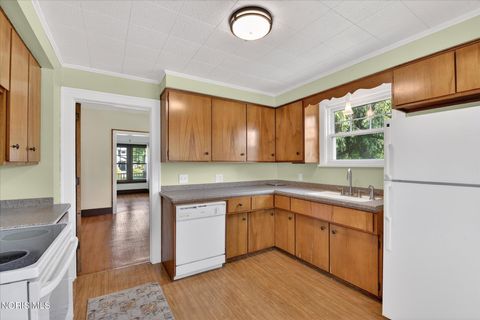 Tiny photo for 326 E Dudley Street, Maumee, OH 43537 (MLS # 10007958)