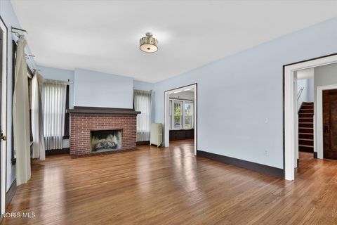 Tiny photo for 326 E Dudley Street, Maumee, OH 43537 (MLS # 10007958)