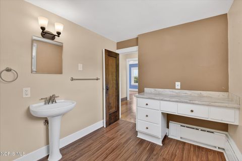 Tiny photo for 326 E Dudley Street, Maumee, OH 43537 (MLS # 10007958)