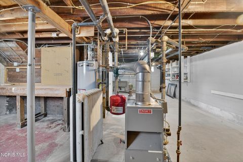 Tiny photo for 326 E Dudley Street, Maumee, OH 43537 (MLS # 10007958)