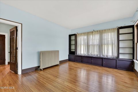 Tiny photo for 326 E Dudley Street, Maumee, OH 43537 (MLS # 10007958)