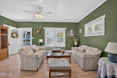Tiny photo for 2049 Hurd Street, Toledo, OH 43605 (MLS # 10011616)