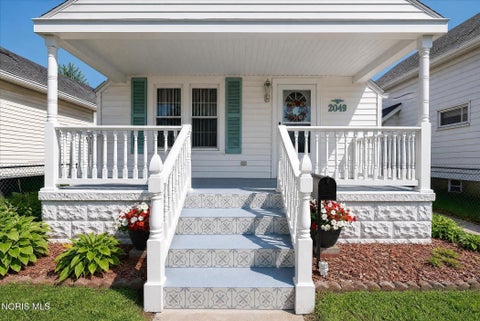 Tiny photo for 2049 Hurd Street, Toledo, OH 43605 (MLS # 10011616)