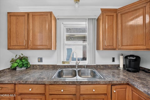 Tiny photo for 2049 Hurd Street, Toledo, OH 43605 (MLS # 10011616)