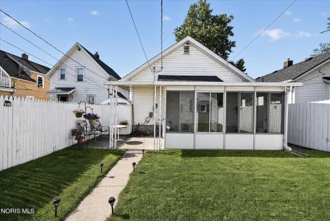 Tiny photo for 2049 Hurd Street, Toledo, OH 43605 (MLS # 10011616)