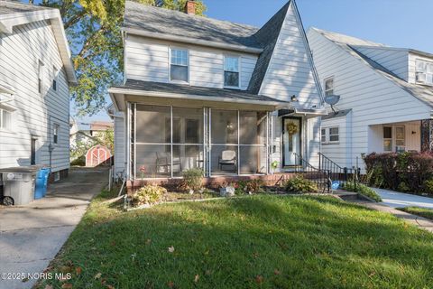 Tiny photo for 1942 Wellesley Drive, Toledo, OH 43606 (MLS # 10000685)