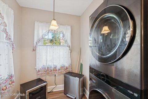 Tiny photo for 1942 Wellesley Drive, Toledo, OH 43606 (MLS # 10000685)