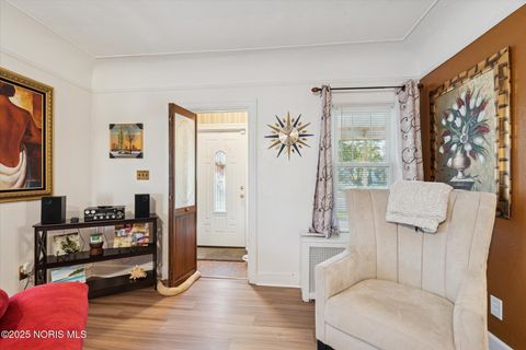 Tiny photo for 1942 Wellesley Drive, Toledo, OH 43606 (MLS # 10000685)