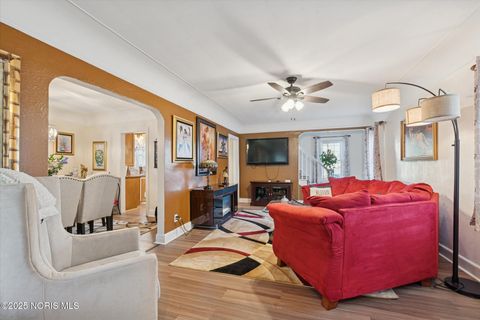 Tiny photo for 1942 Wellesley Drive, Toledo, OH 43606 (MLS # 10000685)