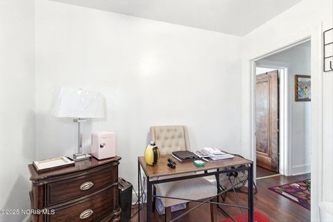 Tiny photo for 1942 Wellesley Drive, Toledo, OH 43606 (MLS # 10000685)