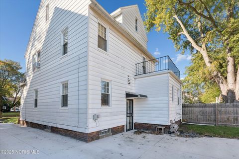 Tiny photo for 1942 Wellesley Drive, Toledo, OH 43606 (MLS # 10000685)