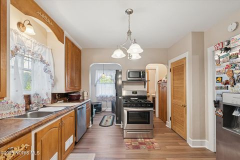 Tiny photo for 1942 Wellesley Drive, Toledo, OH 43606 (MLS # 10000685)