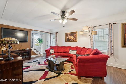 Tiny photo for 1942 Wellesley Drive, Toledo, OH 43606 (MLS # 10000685)