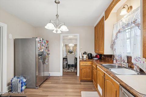 Tiny photo for 1942 Wellesley Drive, Toledo, OH 43606 (MLS # 10000685)