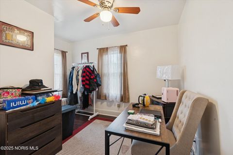 Tiny photo for 1942 Wellesley Drive, Toledo, OH 43606 (MLS # 10000685)