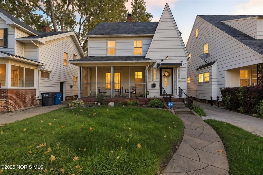 Photo for 1942 Wellesley Drive, Toledo, OH 43606 (MLS # 10000685)