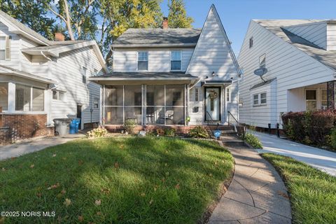 Tiny photo for 1942 Wellesley Drive, Toledo, OH 43606 (MLS # 10000685)