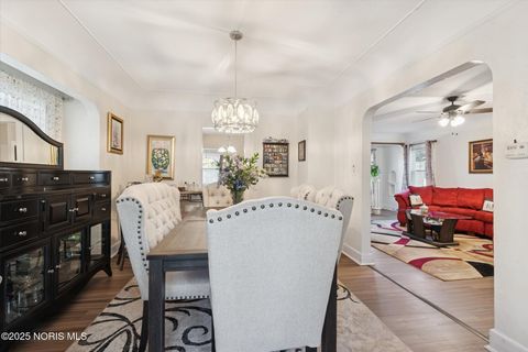 Tiny photo for 1942 Wellesley Drive, Toledo, OH 43606 (MLS # 10000685)