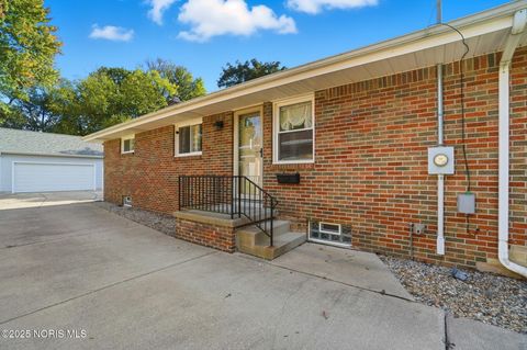 Tiny photo for 893 Mulberry Street, Perrysburg, OH 43551 (MLS # 10001595)