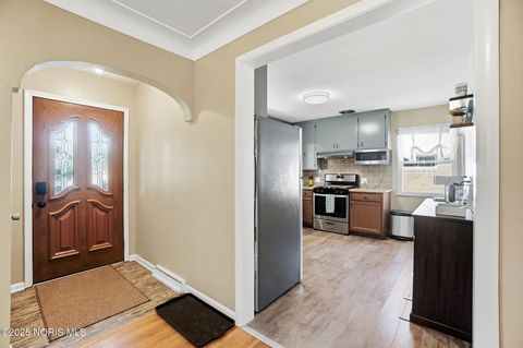 Tiny photo for 893 Mulberry Street, Perrysburg, OH 43551 (MLS # 10001595)