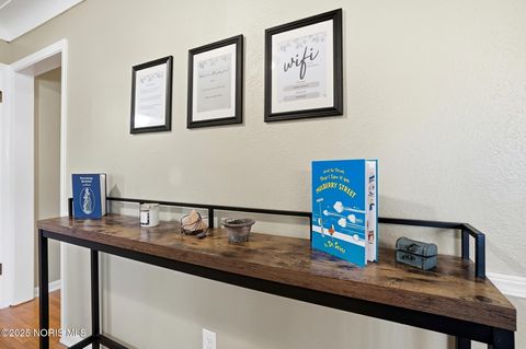 Tiny photo for 893 Mulberry Street, Perrysburg, OH 43551 (MLS # 10001595)