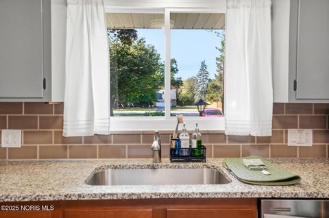 Tiny photo for 893 Mulberry Street, Perrysburg, OH 43551 (MLS # 10001595)