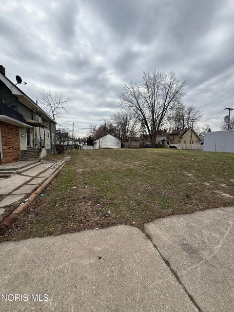 Photo of 1345 W Sylvania Avenue, Toledo, OH 43612 (MLS # 10005367)