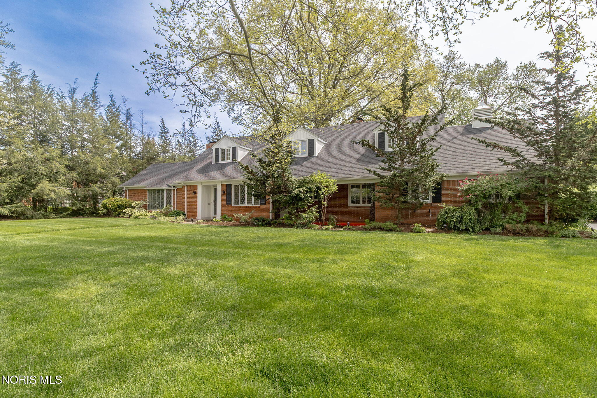 2630 Edgehill Road