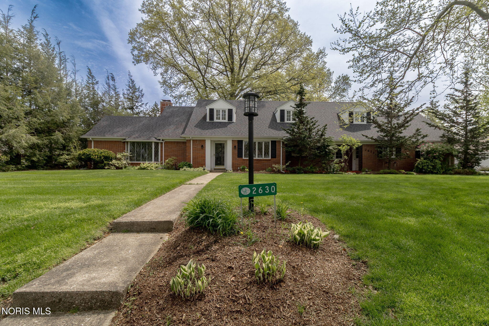 2630 Edgehill Road