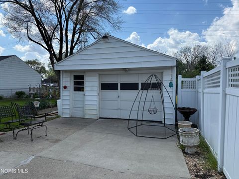 Tiny photo for 1326 Pennelwood Drive, Toledo, OH 43614 (MLS # 10006765)