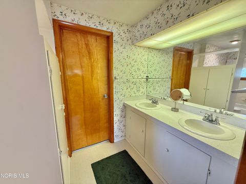 Tiny photo for 1326 Pennelwood Drive, Toledo, OH 43614 (MLS # 10006765)