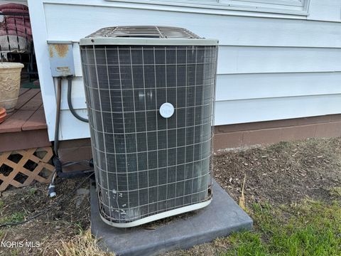 Tiny photo for 1326 Pennelwood Drive, Toledo, OH 43614 (MLS # 10006765)