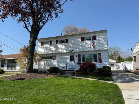 Photo of 1326 Pennelwood Drive, Toledo, OH 43614 (MLS # 10006765)