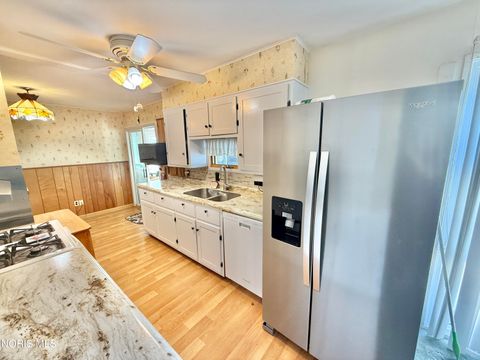 Tiny photo for 1326 Pennelwood Drive, Toledo, OH 43614 (MLS # 10006765)