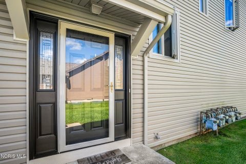 Tiny photo for 1124 Bernath Parkway, Toledo, OH 43615 (MLS # 10013784)