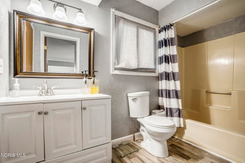 Tiny photo for 1124 Bernath Parkway, Toledo, OH 43615 (MLS # 10013784)