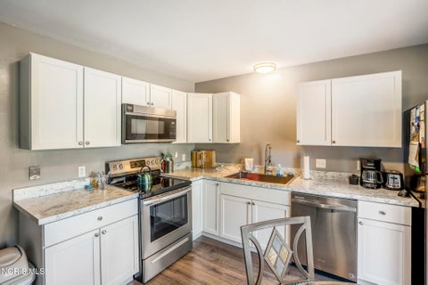 Tiny photo for 1124 Bernath Parkway, Toledo, OH 43615 (MLS # 10013784)