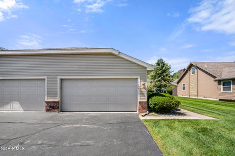 Tiny photo for 1124 Bernath Parkway, Toledo, OH 43615 (MLS # 10013784)