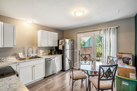 Tiny photo for 1124 Bernath Parkway, Toledo, OH 43615 (MLS # 10013784)