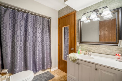 Tiny photo for 1124 Bernath Parkway, Toledo, OH 43615 (MLS # 10013784)