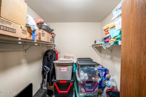 Tiny photo for 1124 Bernath Parkway, Toledo, OH 43615 (MLS # 10013784)