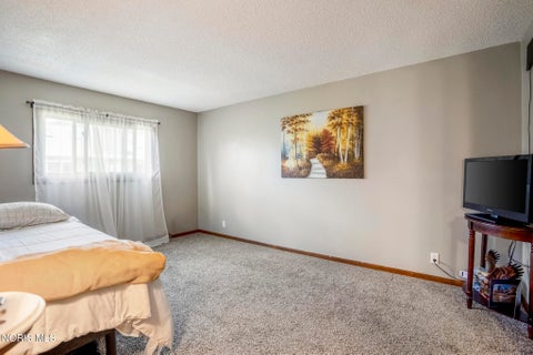 Tiny photo for 1124 Bernath Parkway, Toledo, OH 43615 (MLS # 10013784)
